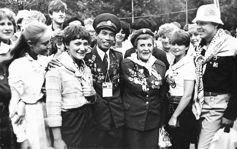 Фестиваль молодёжи и студентов в Москве 1985. Фестиваль молодежи 1985 год Москва. Молодёжный фестиваль в Москве в 1985 году. 12 Всемирный фестиваль молодежи и студентов в 1985 году в Москве.